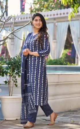 Women Blue Printed Pure Cotton Kurta, Pant And Dupatta Set ( blue, S )