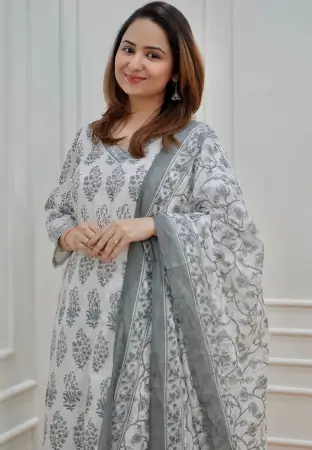 Women White Printed Viscose Rayon Kurta And Pant Set ( white, S )